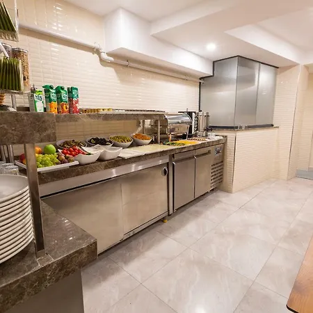 Sweet Hotel 2*